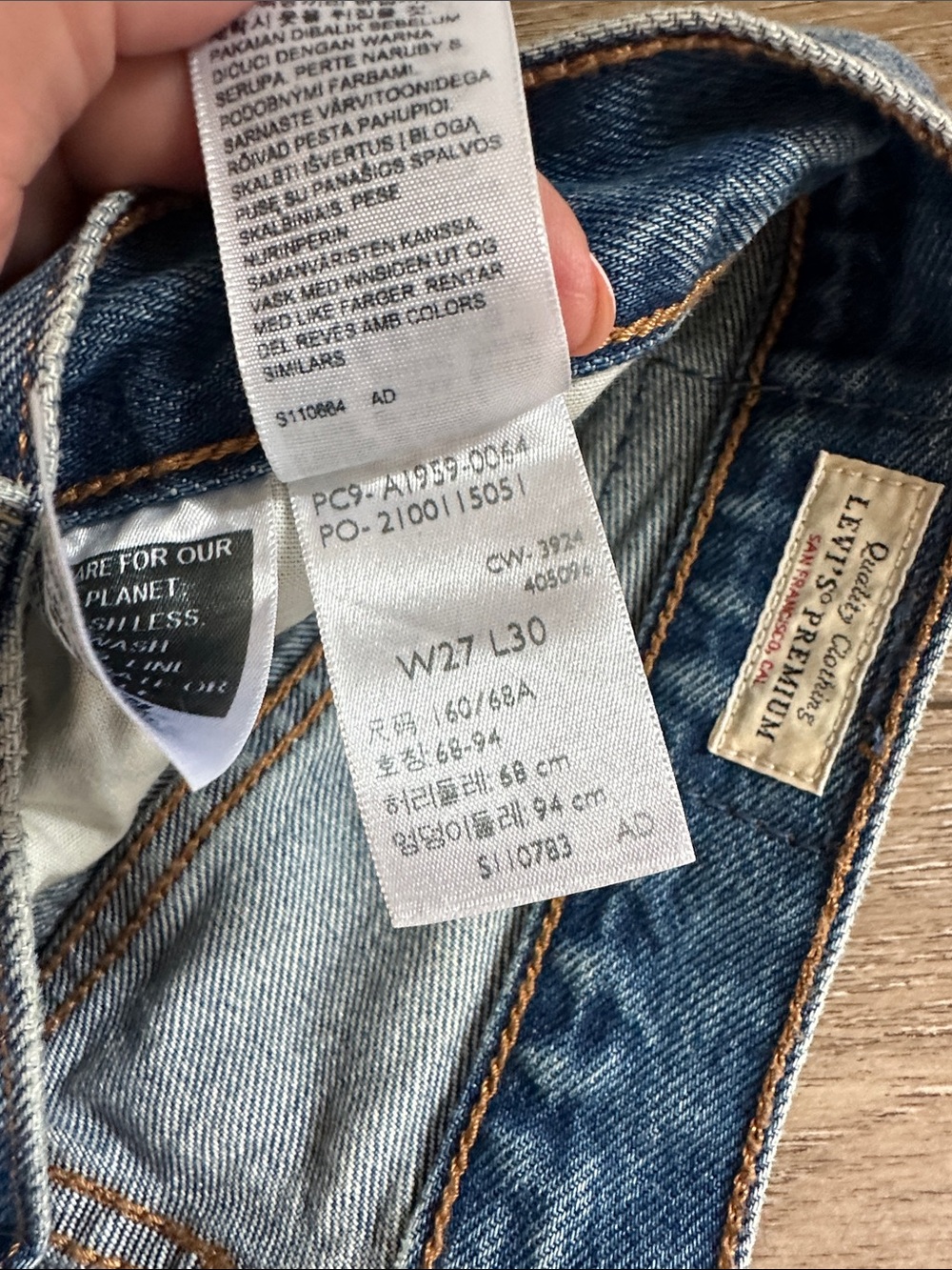 501’s Levis, NWOT - Picture 5 of 5